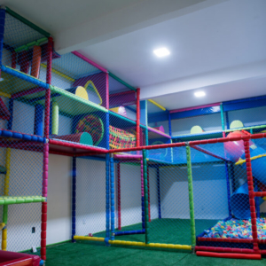 Área para crianças com brinquedos, aniversário infantil, festa infantil, salão para festa infantil