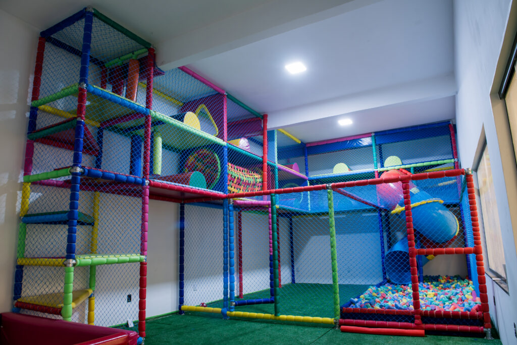 Brinquedos de salão de festas para festa infantil. salão de festas infantil