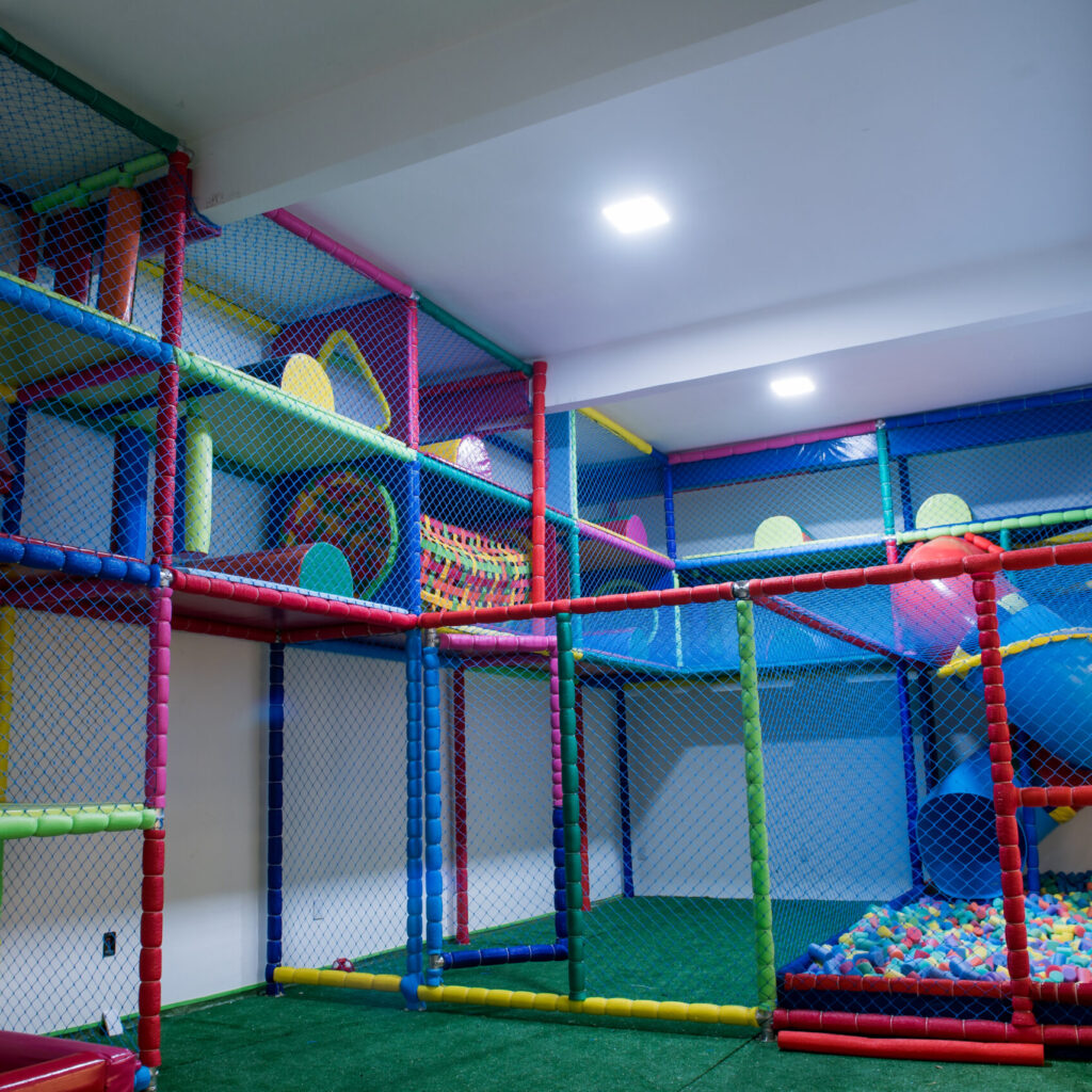 Brinquedos de salão de festas para festa infantil. salão de festas infantil